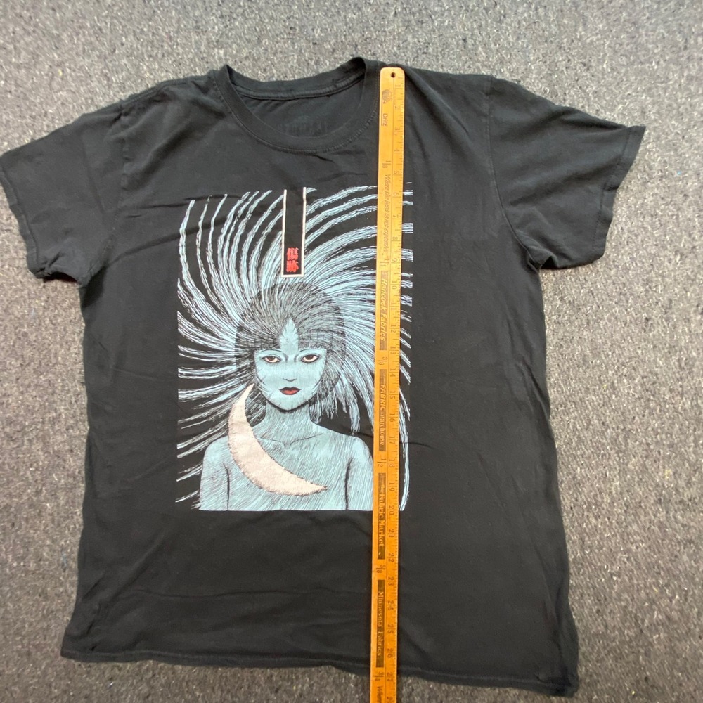 Junji Ito Uzumaki TShirt Sz L Mens Black Horror Manga Azami Spiral Graphic Tee - Picture 4 of 6